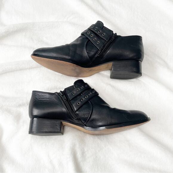 Vince Camuto Cosmika black buckle ankle booties size 7.5 boots leather - Picture 4 of 8